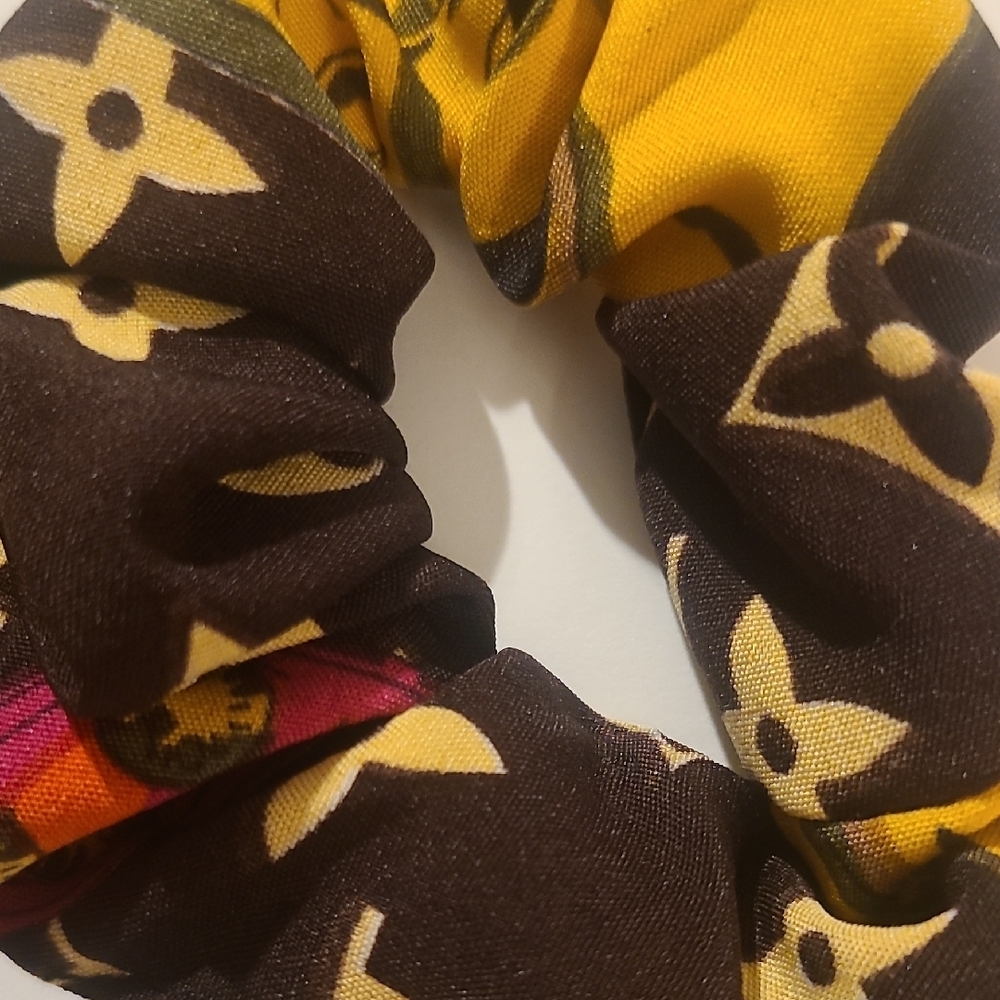 Stylish Black and Yellow Monogram Scrunchies - Picture 3 of 4